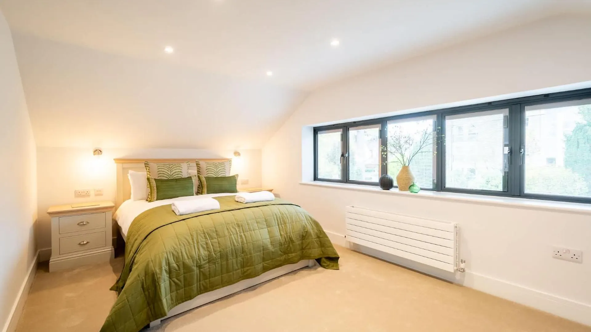 The Lodge Private Parking & Garden GLOUCESTERSHIRE